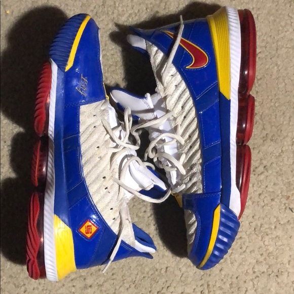 superman lebron 16